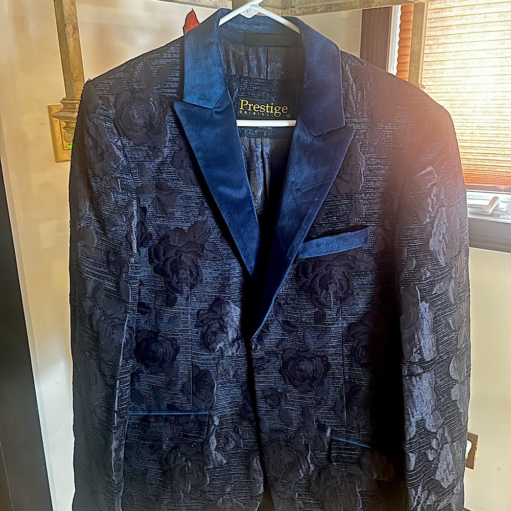 Prestige blazer. Large. Navy blue